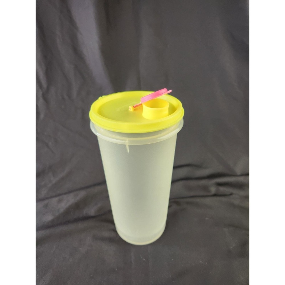 Vtg Tupperware 261-10 Handolier Pitcher Container‎ Lid Pour Spout Juice Shake